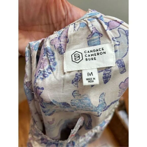 Candace Cameron Burr NWOT M cream people patterned flutter sleeve blouse - Picture 8 of 9